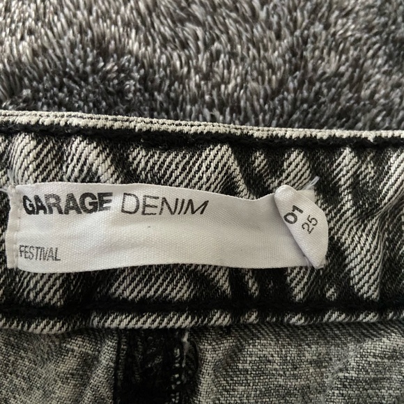 grey denim shorts (garage festival) - Picture 3 of 3